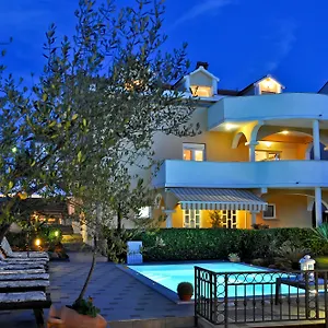 villa-vanilla.hotelinzadar.com/